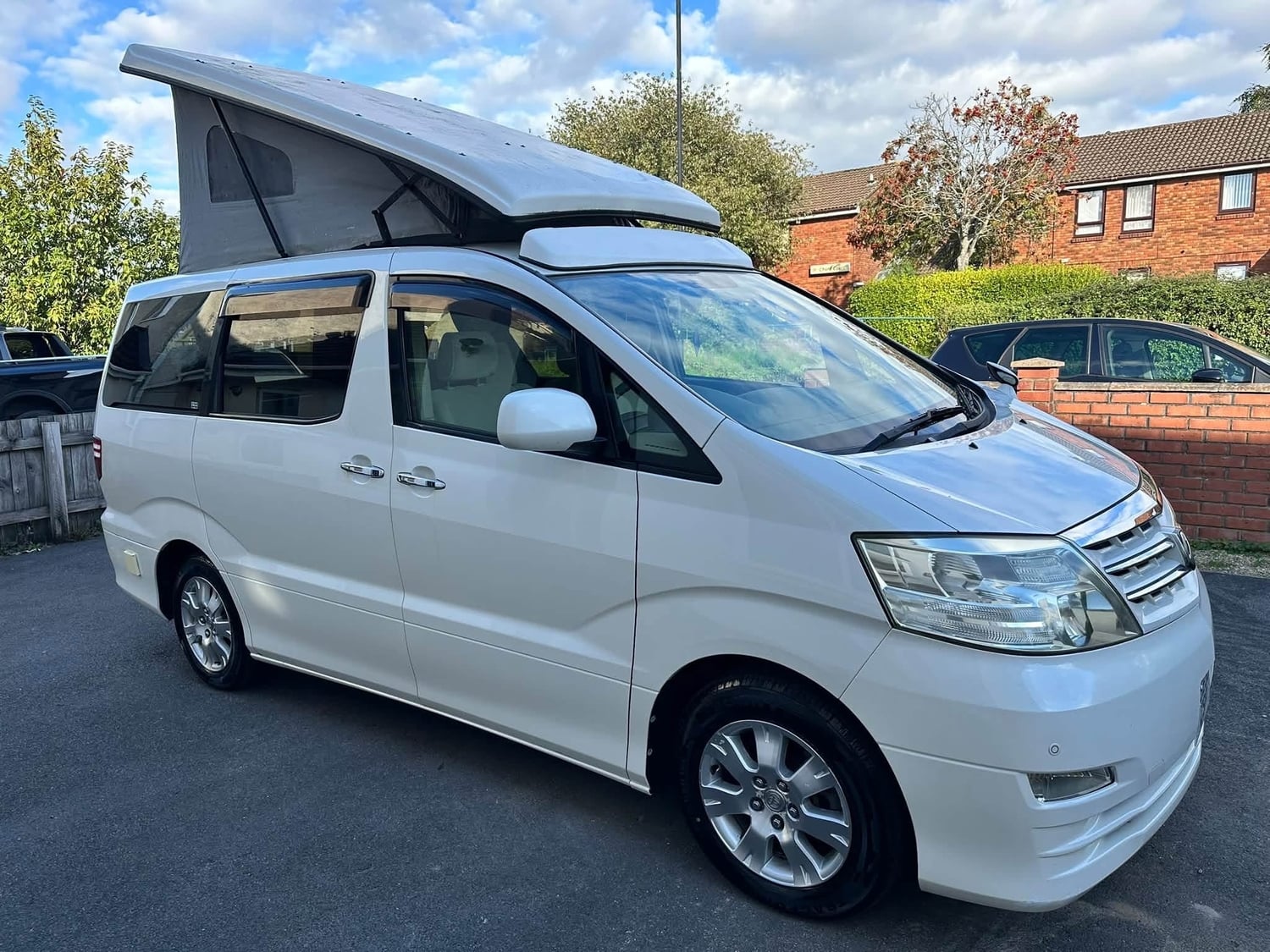 Toyota Alphard 2006 - Motorhomes & Caravans