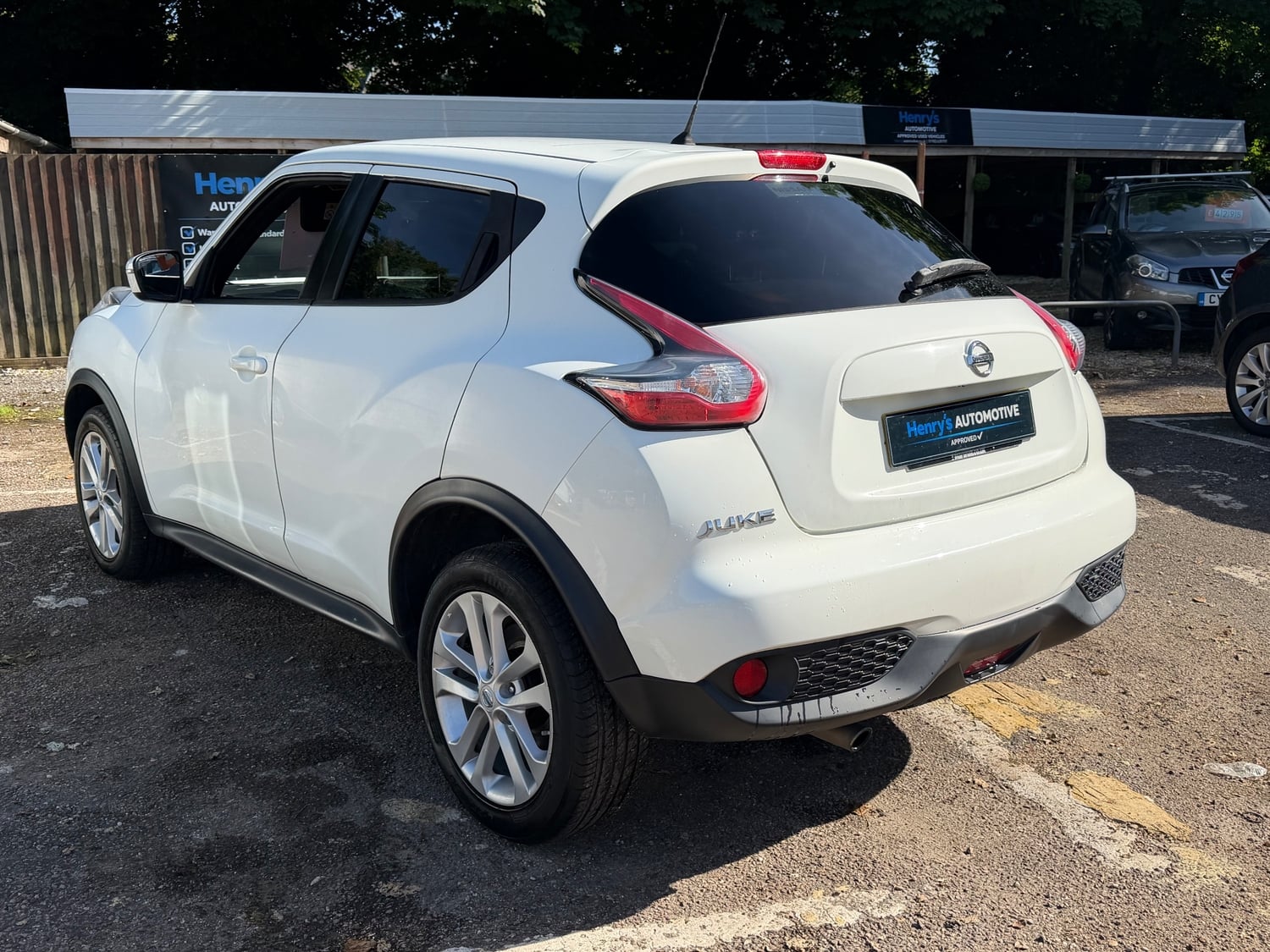 Nissan Juke 2015 - Cars in Newport