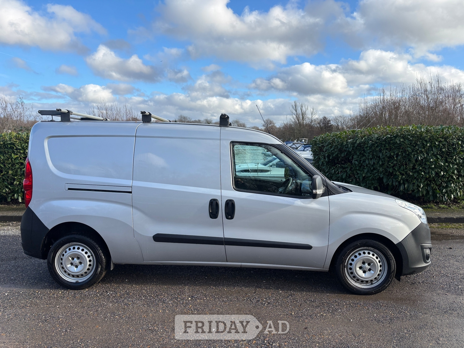 Vauxhall Combo 2018 - Vans & Commercial Vehicles in Chertsey
