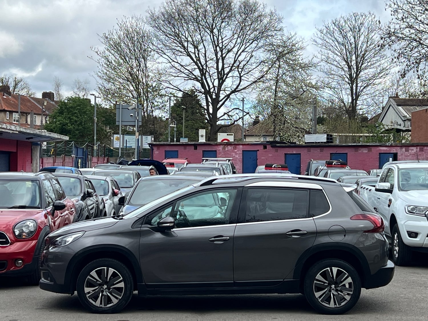 Peugeot 2008 2018 - Cars in Brent