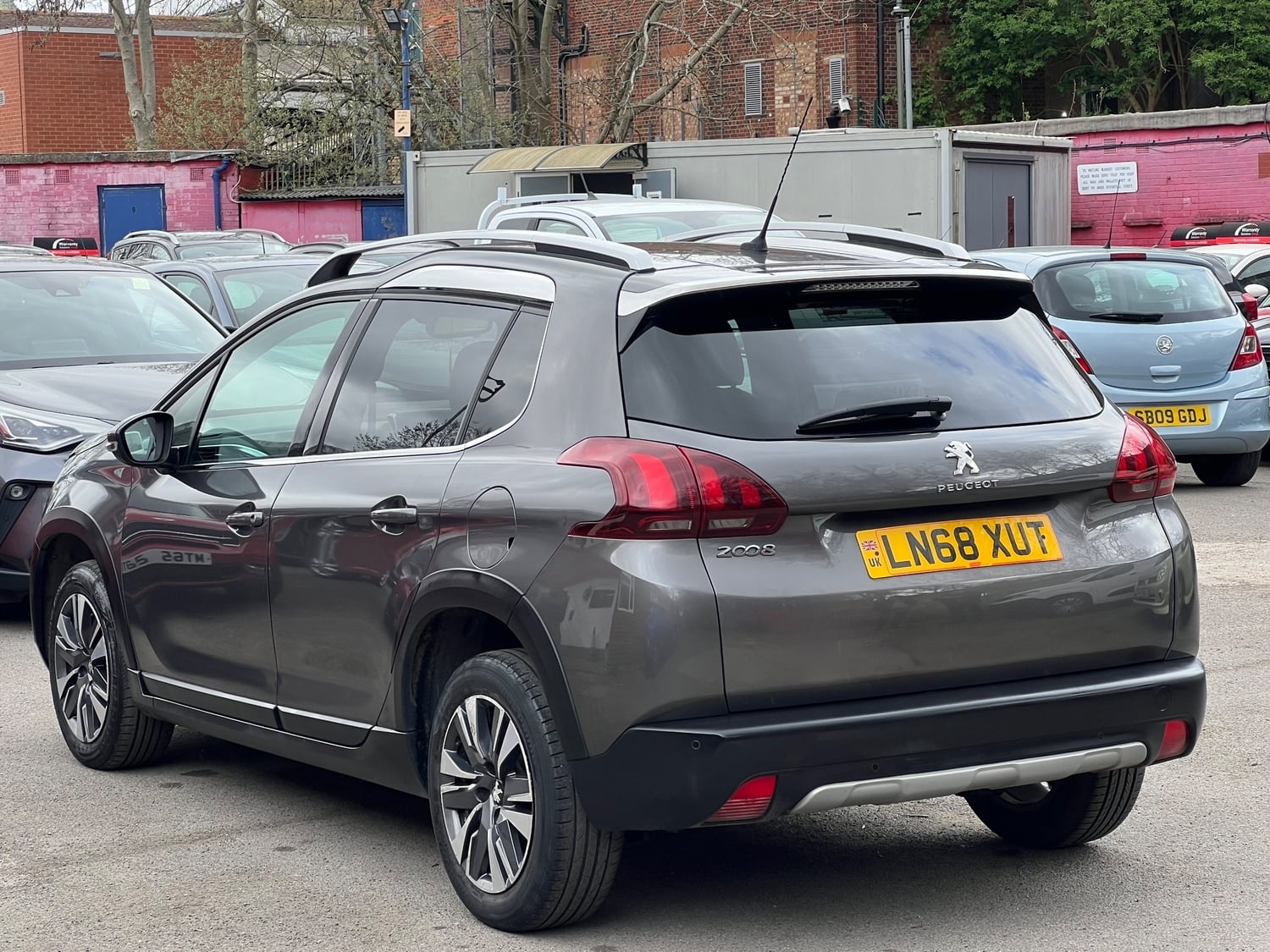 Peugeot 2008 2018 - Cars