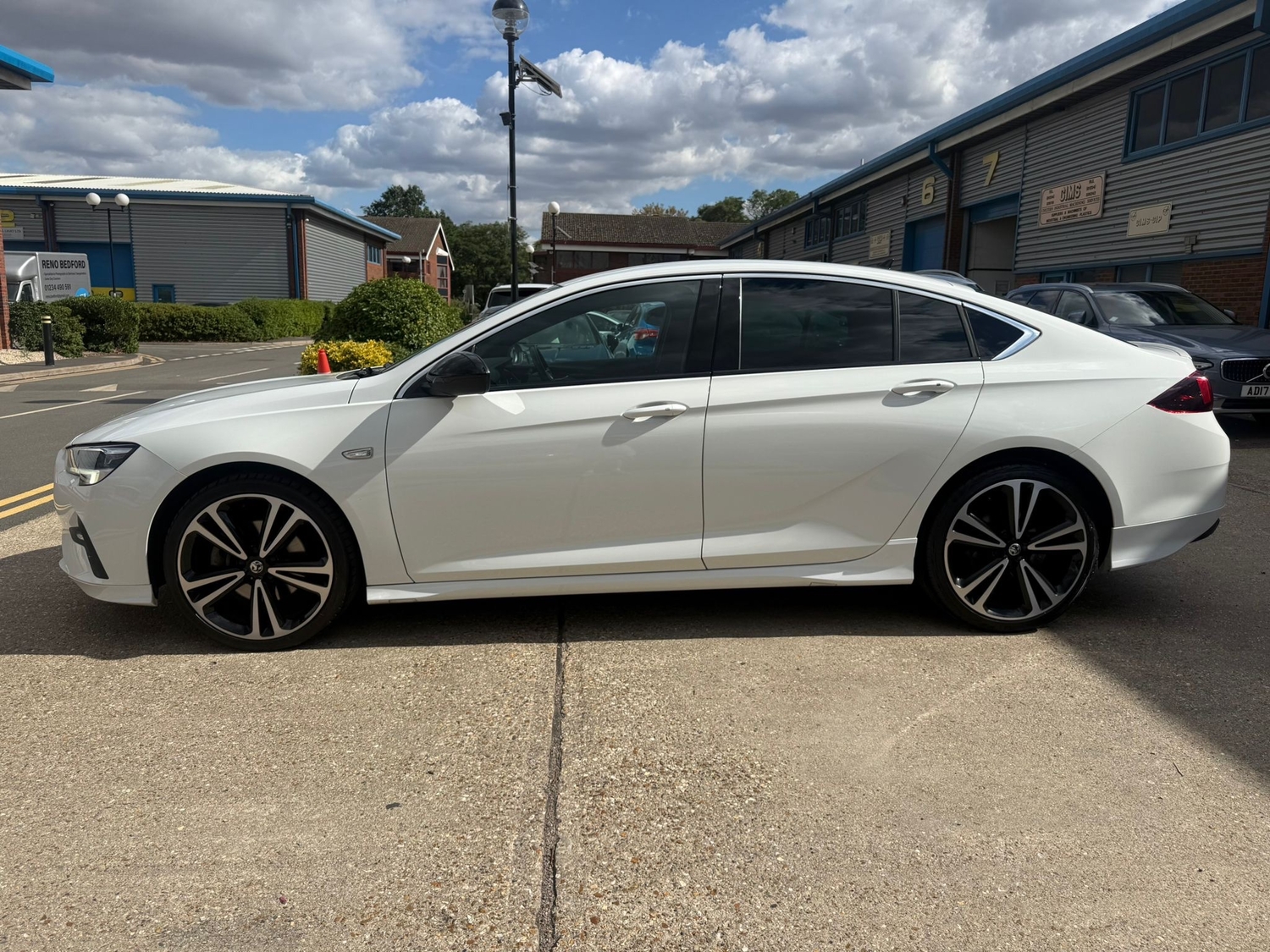 Vauxhall Insignia 2020 - Cars