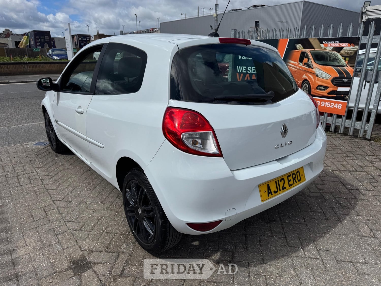 [ berth ]Renault Clio