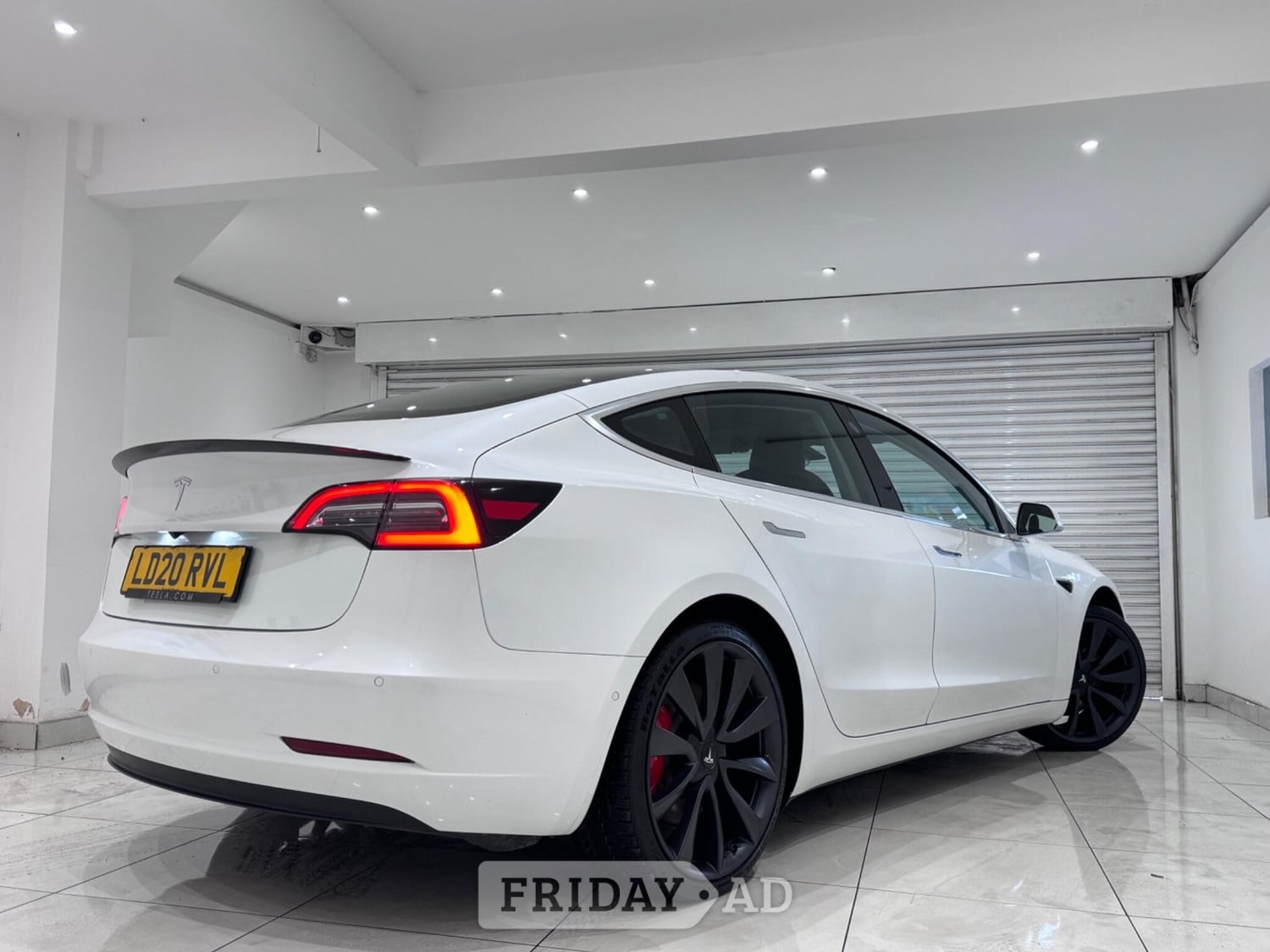 [ berth ]Tesla Model 3