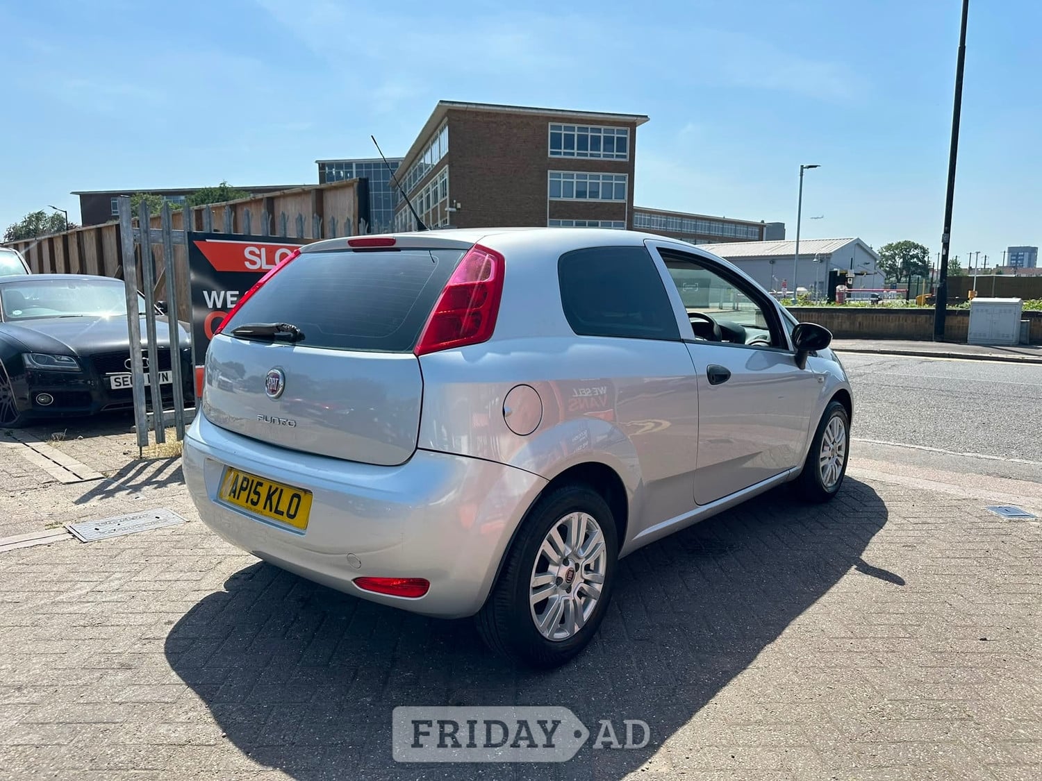 Fiat Punto 2015 - Cars in Slough