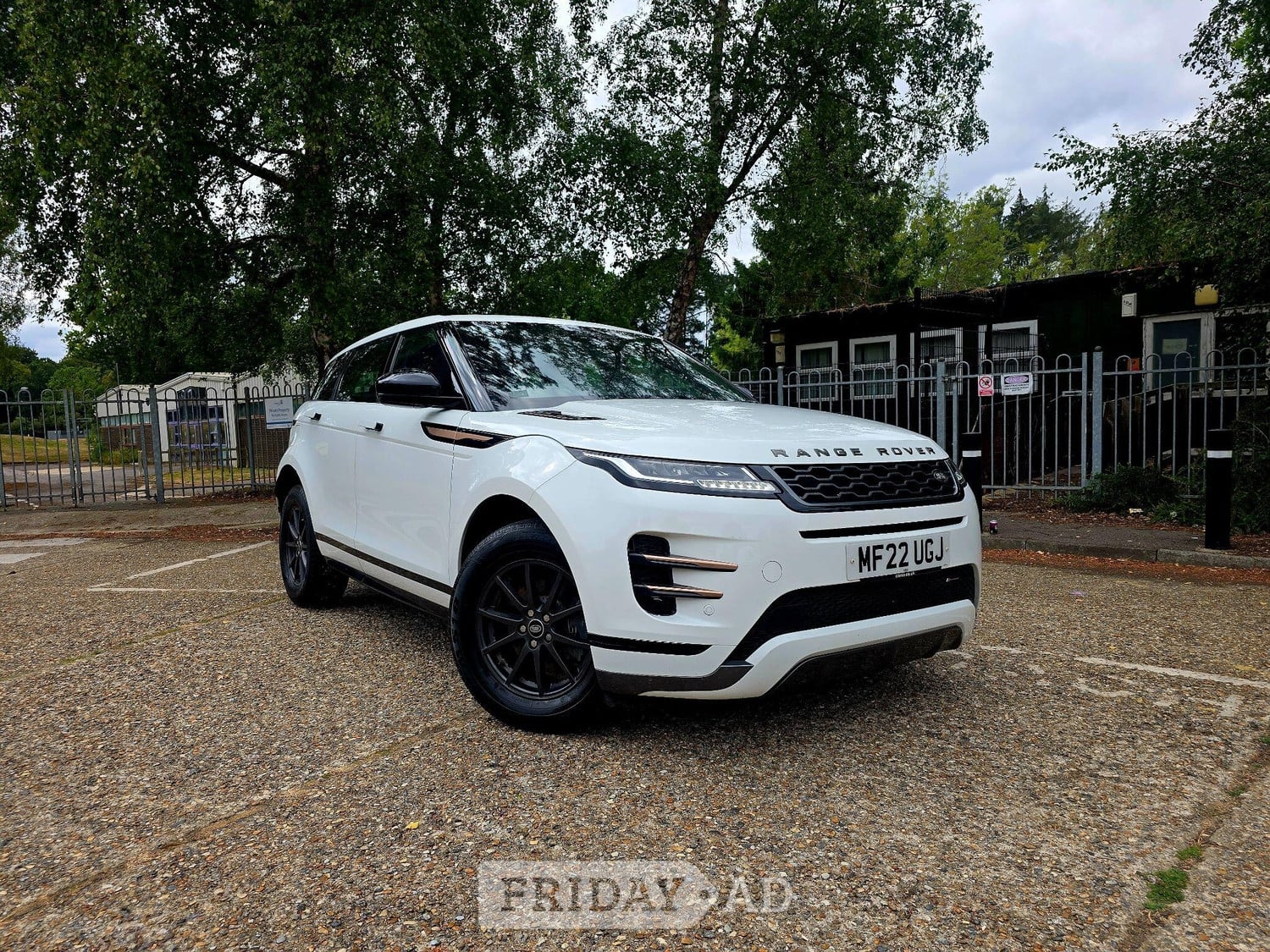 [ berth ]Land Rover Range Rover Evoque