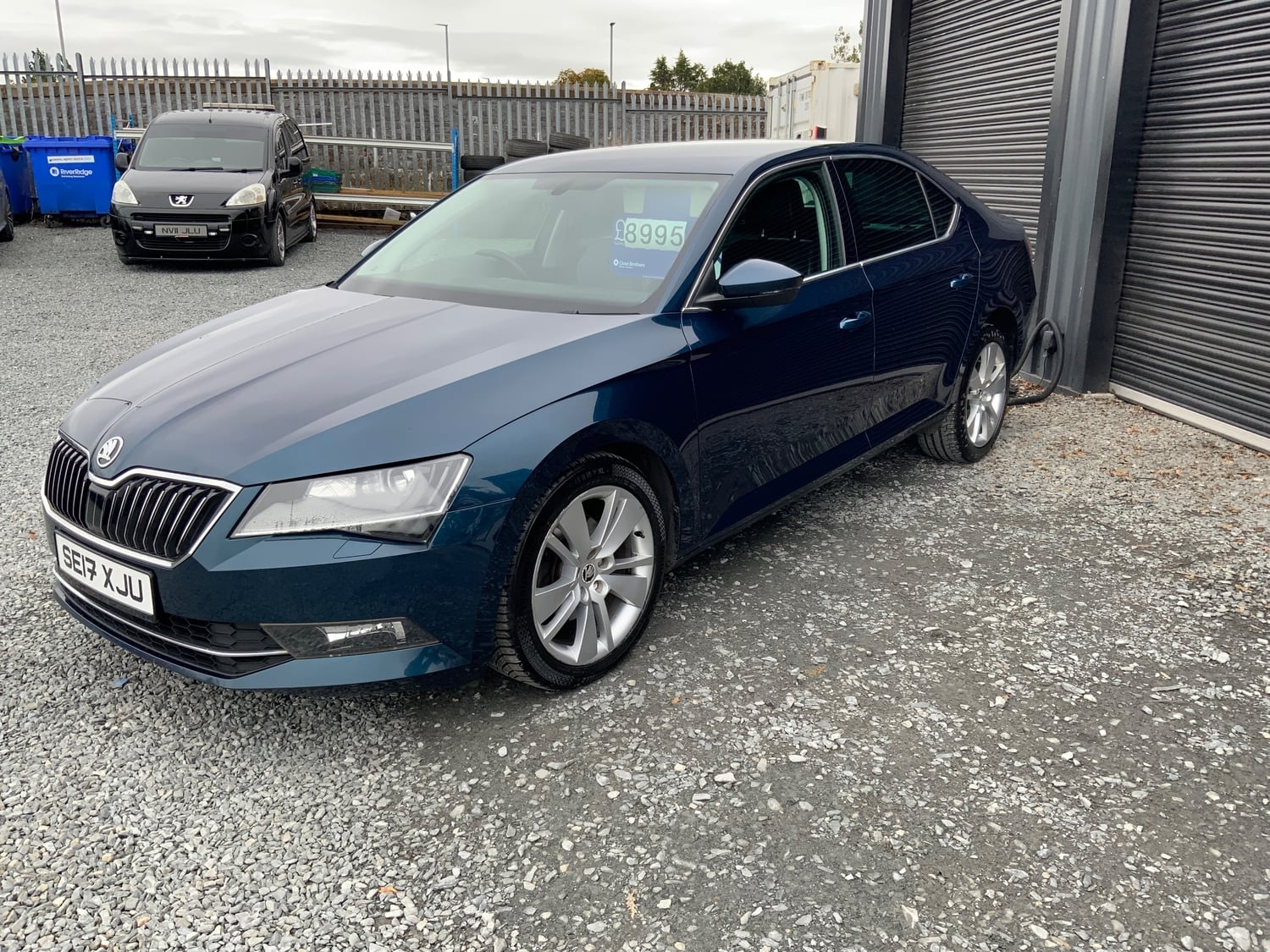 Skoda Superb 2017 - Cars