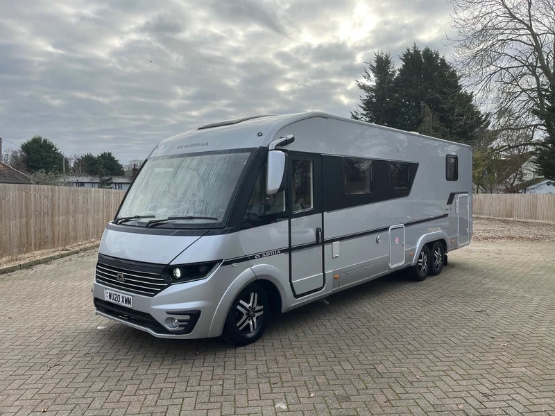 [4 berth ]Adria SONIC 810 SC