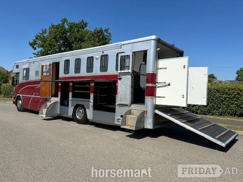 Andrew Maudsley  Scania Horsebox - Trailers & Horseboxes