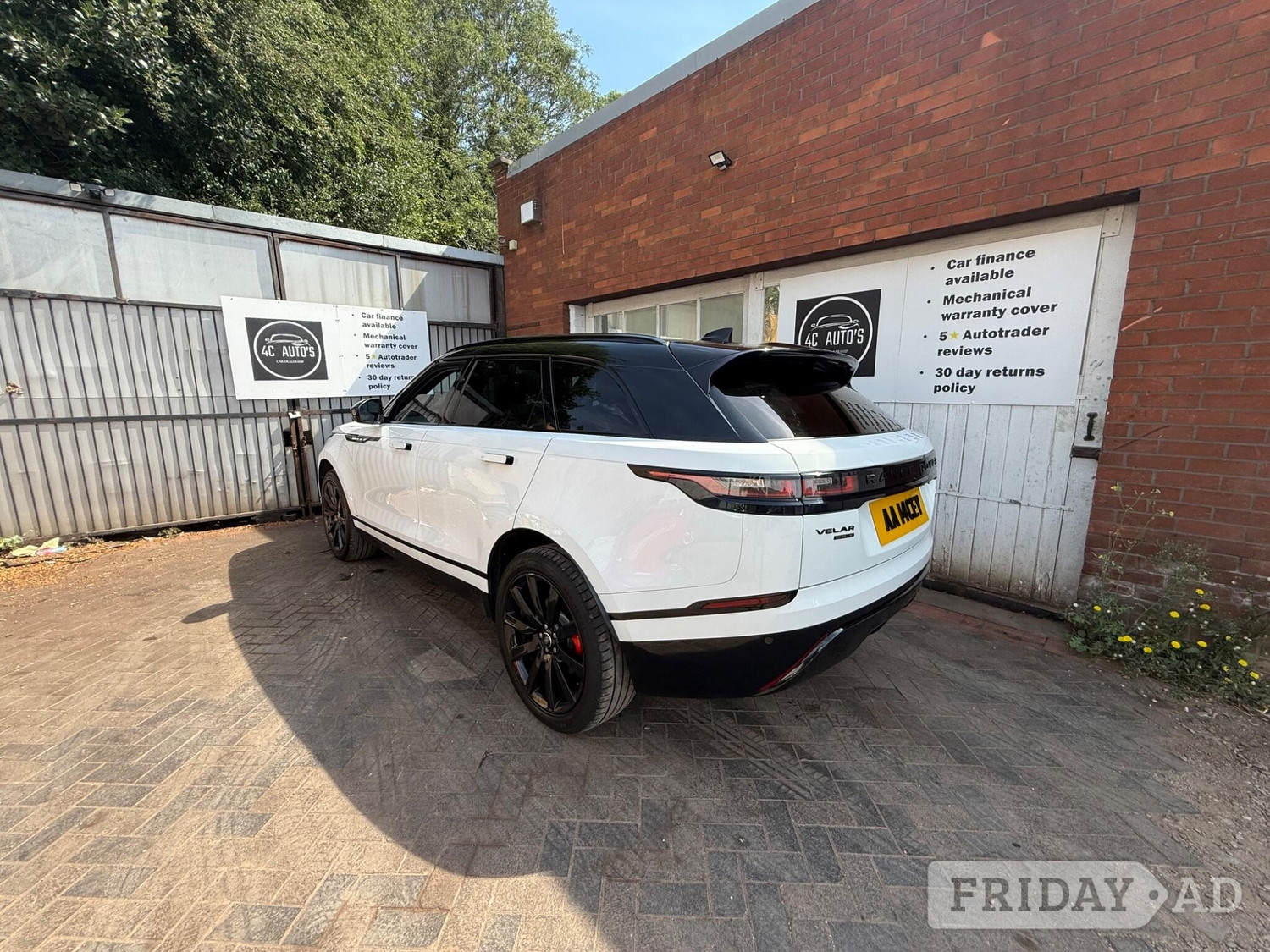 [ berth ]Land Rover Range Rover Velar