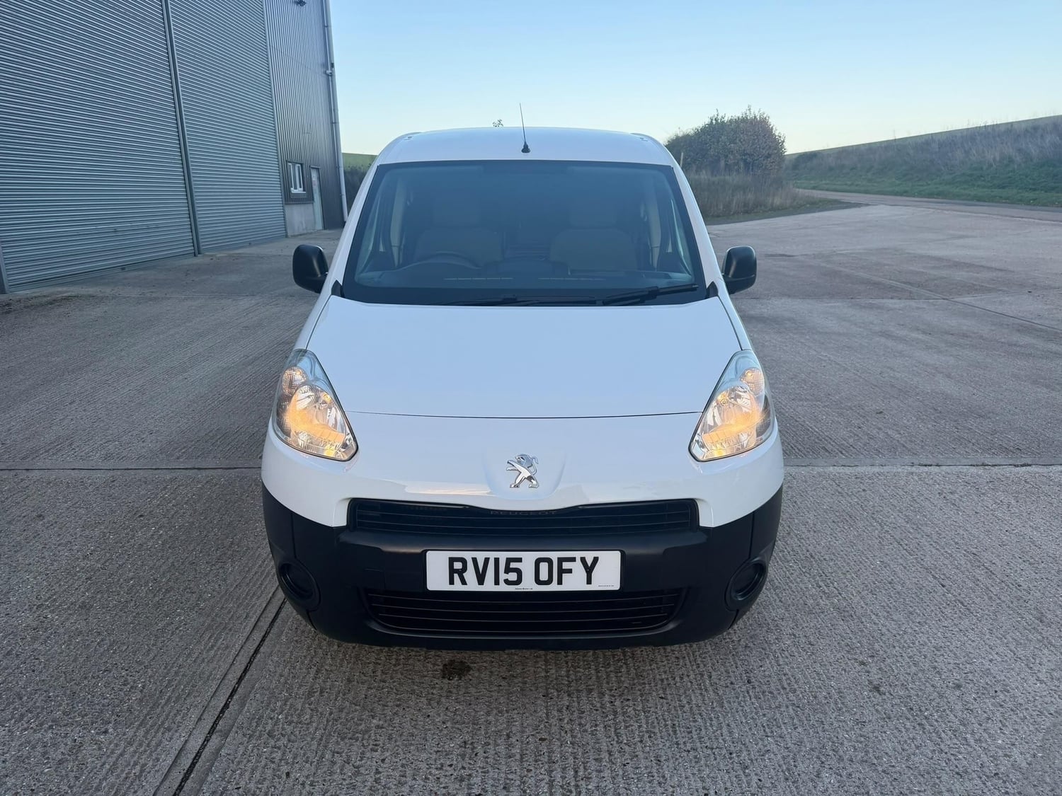 Peugeot Partner 2015 - Vans & Commercial Vehicles in Newbury