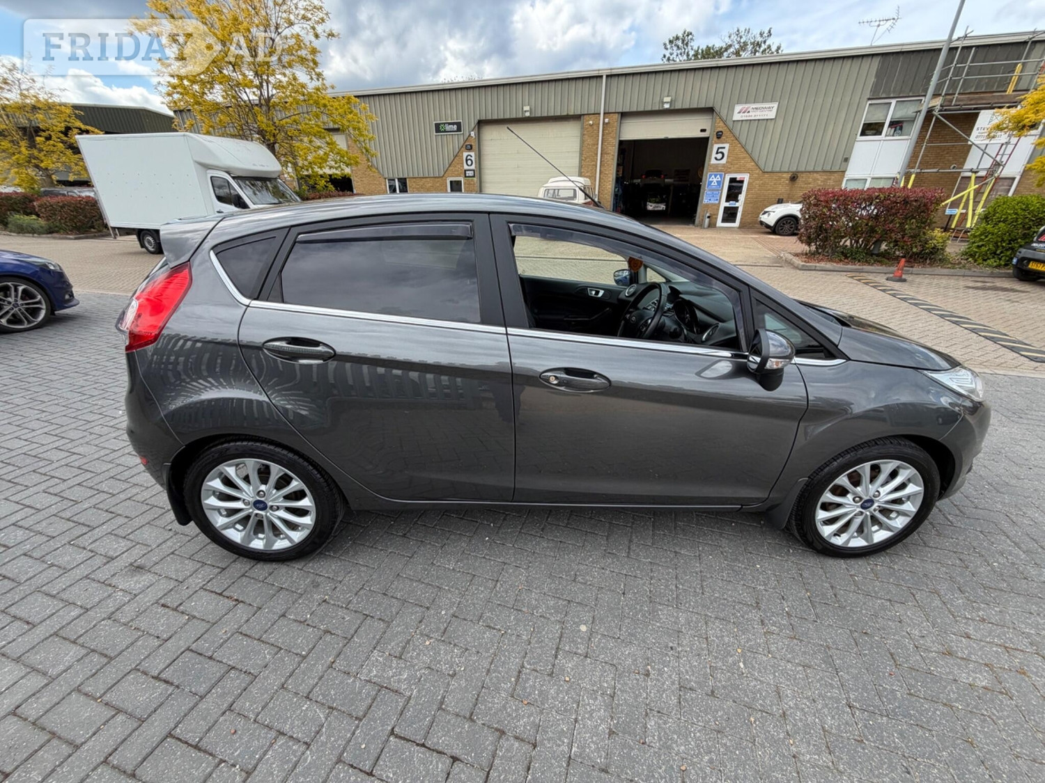 [ berth ]Ford Fiesta