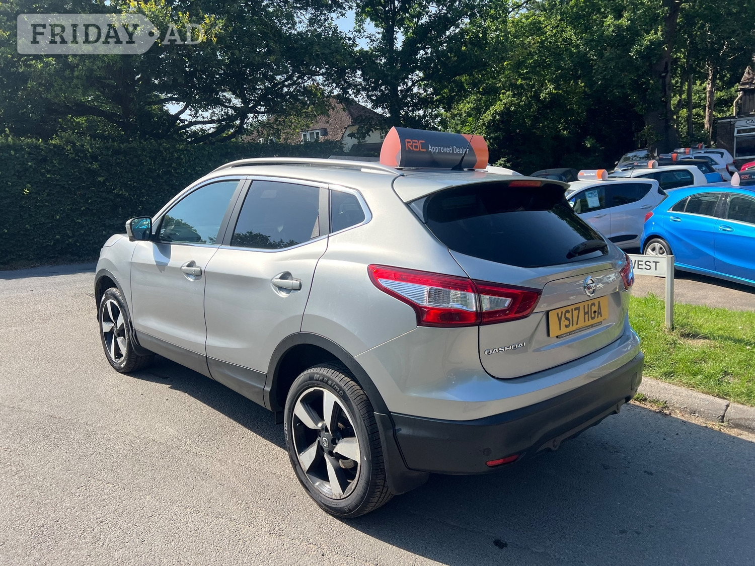 Nissan Qashqai 2017 - Cars in Horley