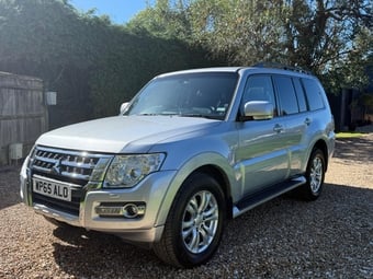 Mitsubishi Shogun 2015