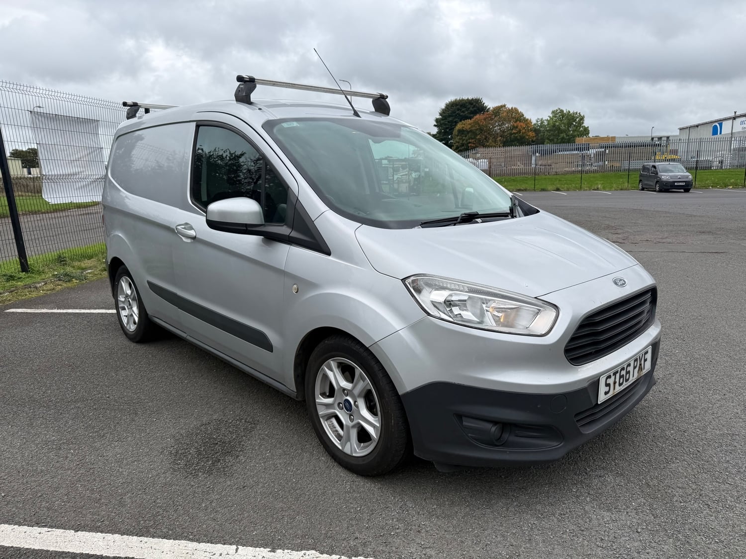 [ berth ]Ford Transit Courier