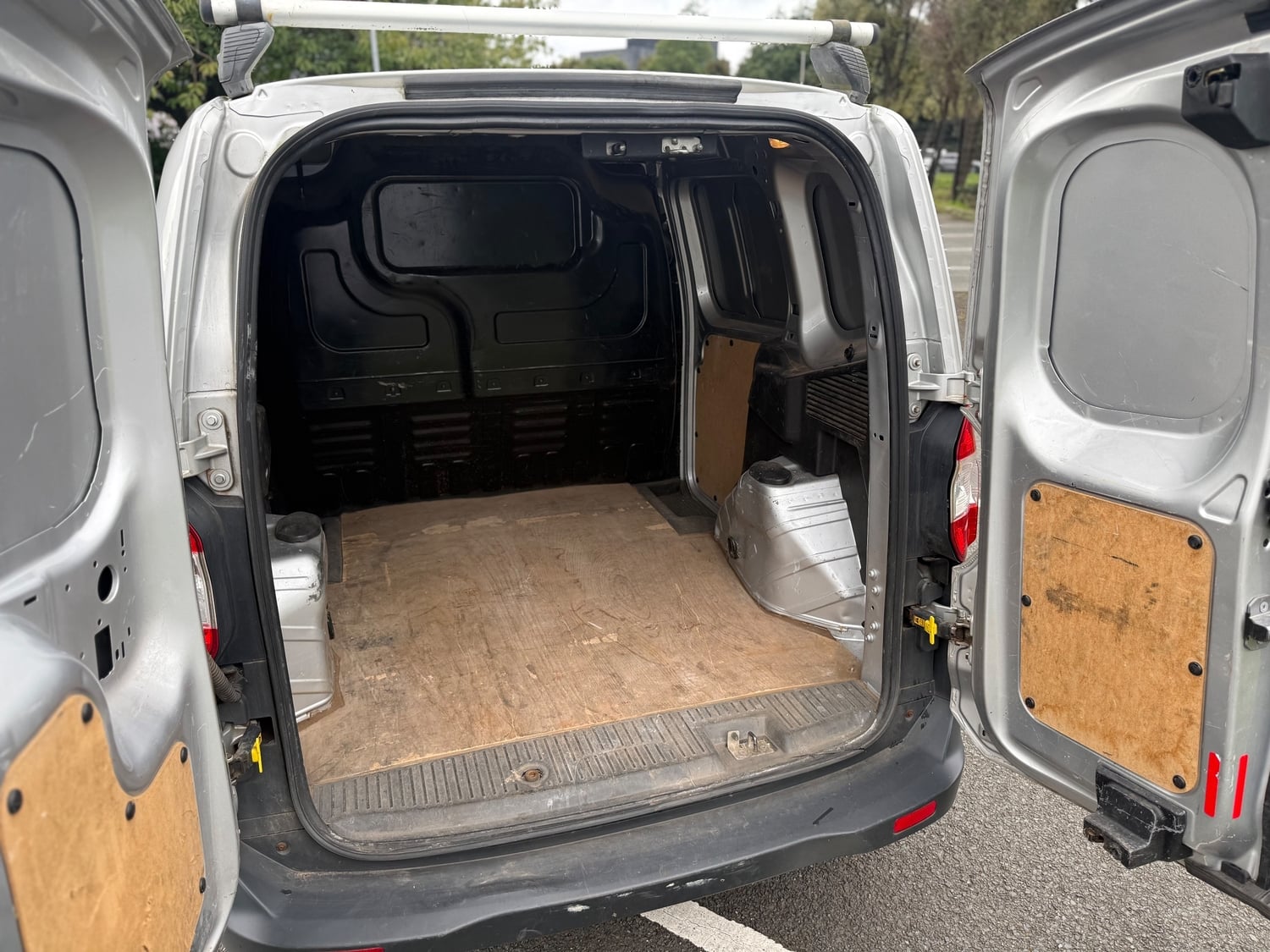 Ford Transit Courier 2016 - Vans & Commercial Vehicles