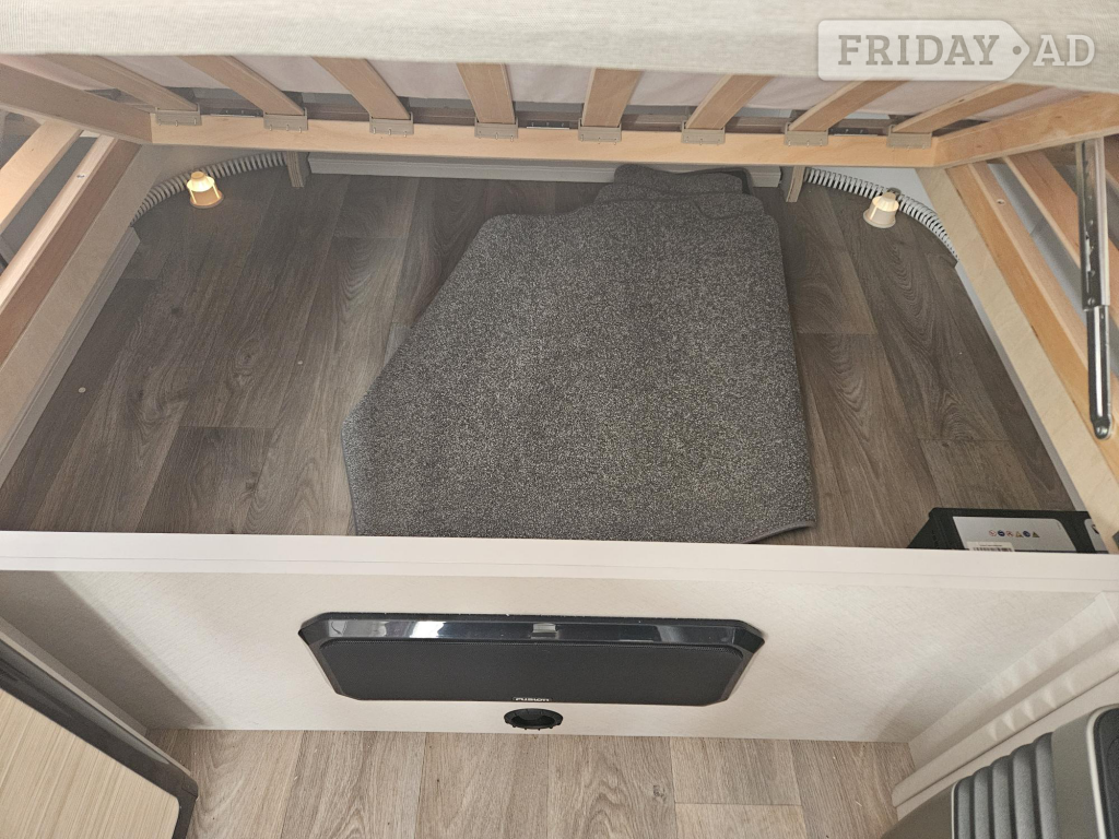 [ berth ]Eriba Touring 530