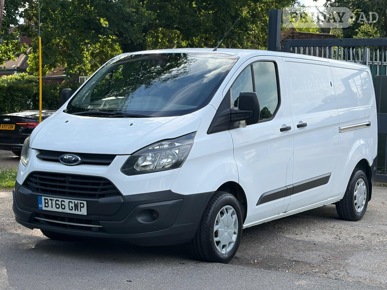 [ berth ]Ford Transit Custom
