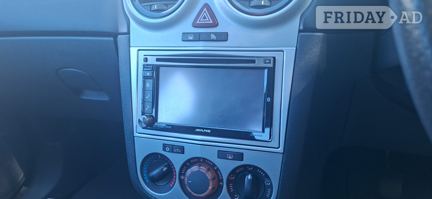 [ berth ]Vauxhall Corsa