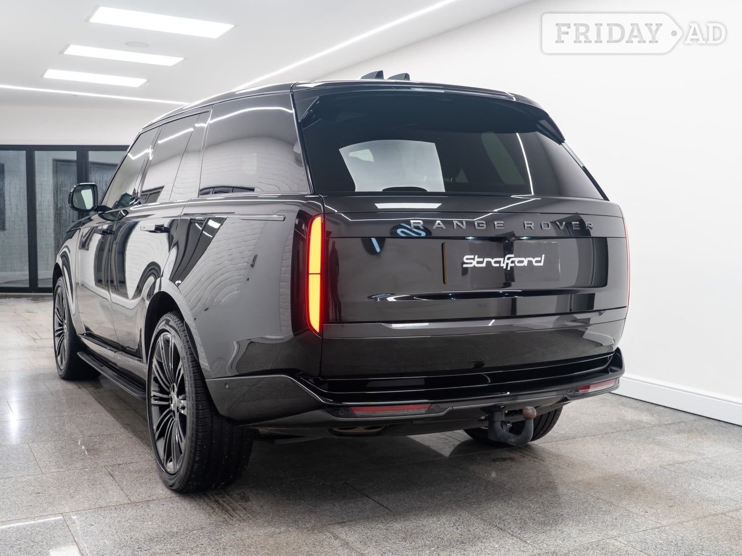 [ berth ]Land Rover Range Rover