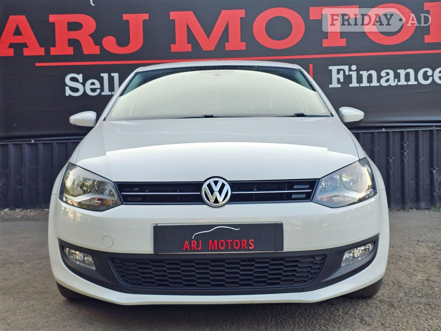 Volkswagen Polo 2011 - Cars in Addlestone