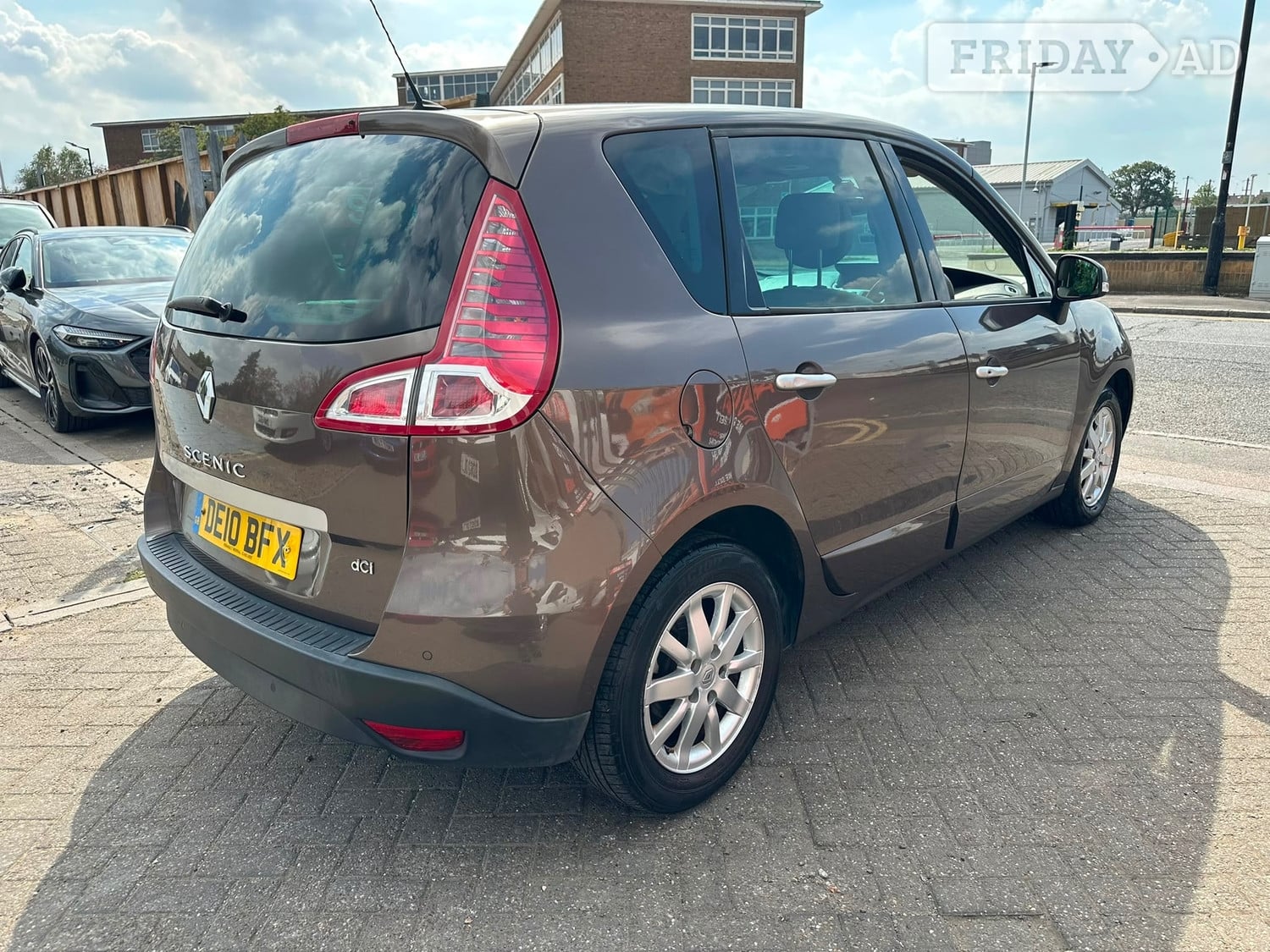 Renault Scenic 2010 - Cars in Slough