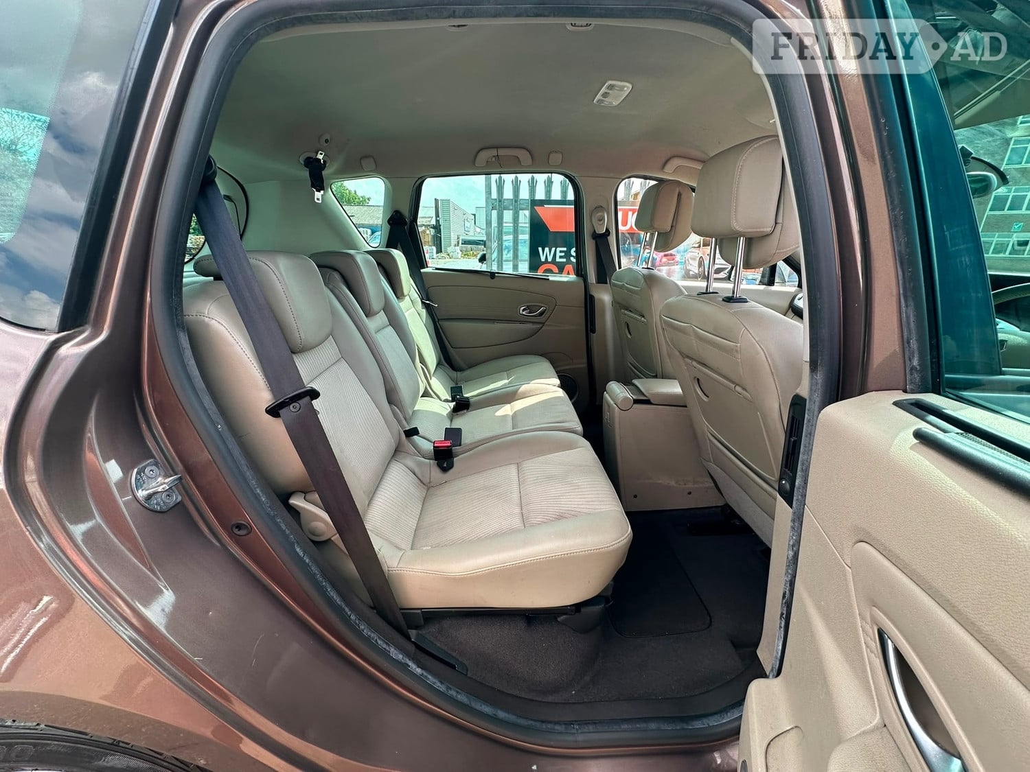 Renault Scenic 2010 - Cars