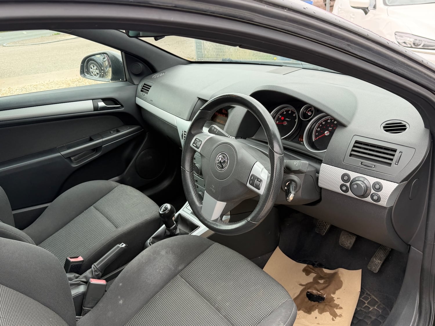 [ berth ]Vauxhall Astra