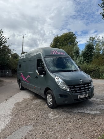 Equi-Sport  Renault Horsebox