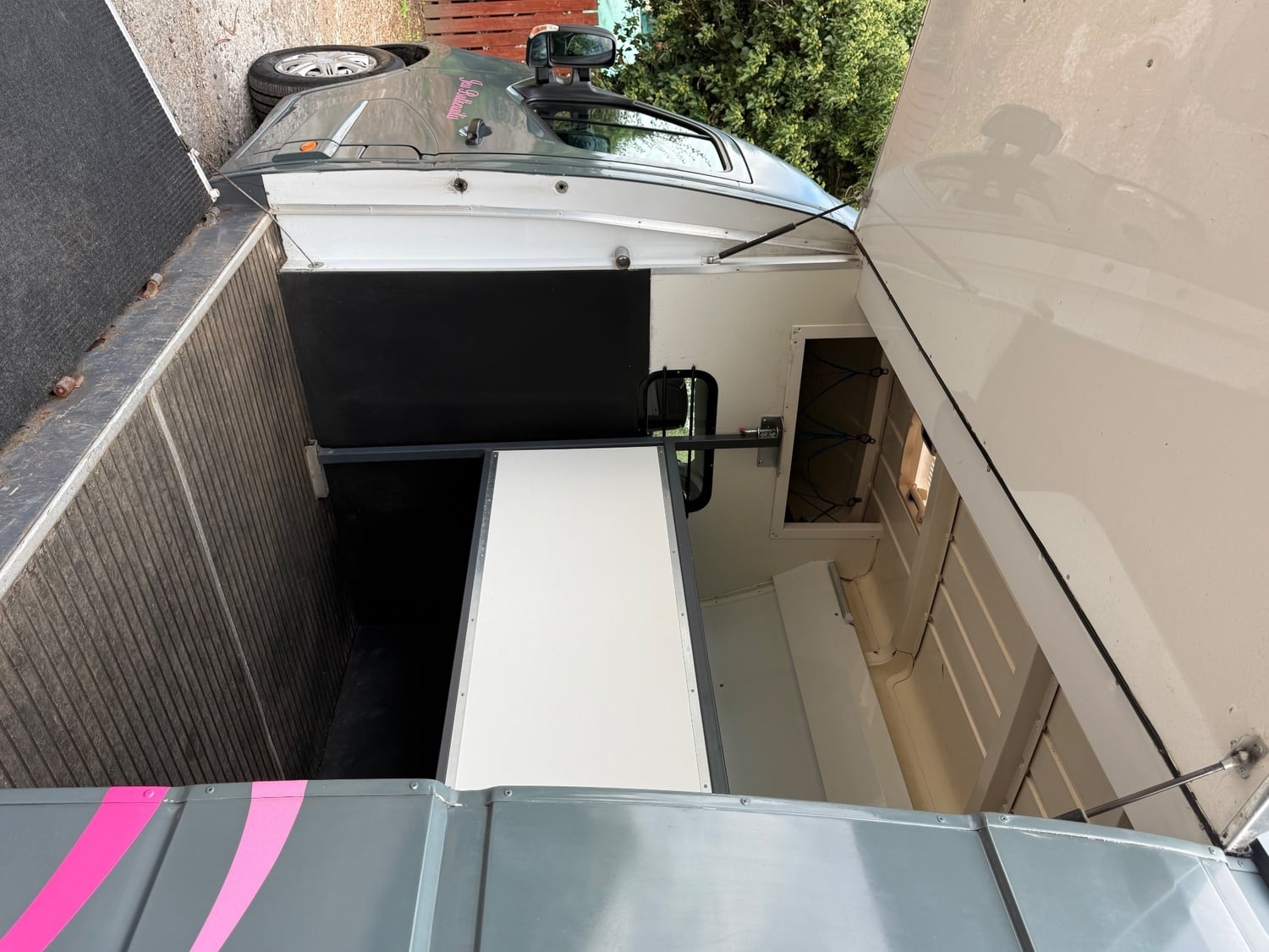 Equi-Sport  Renault Horsebox - Trailers & Horseboxes