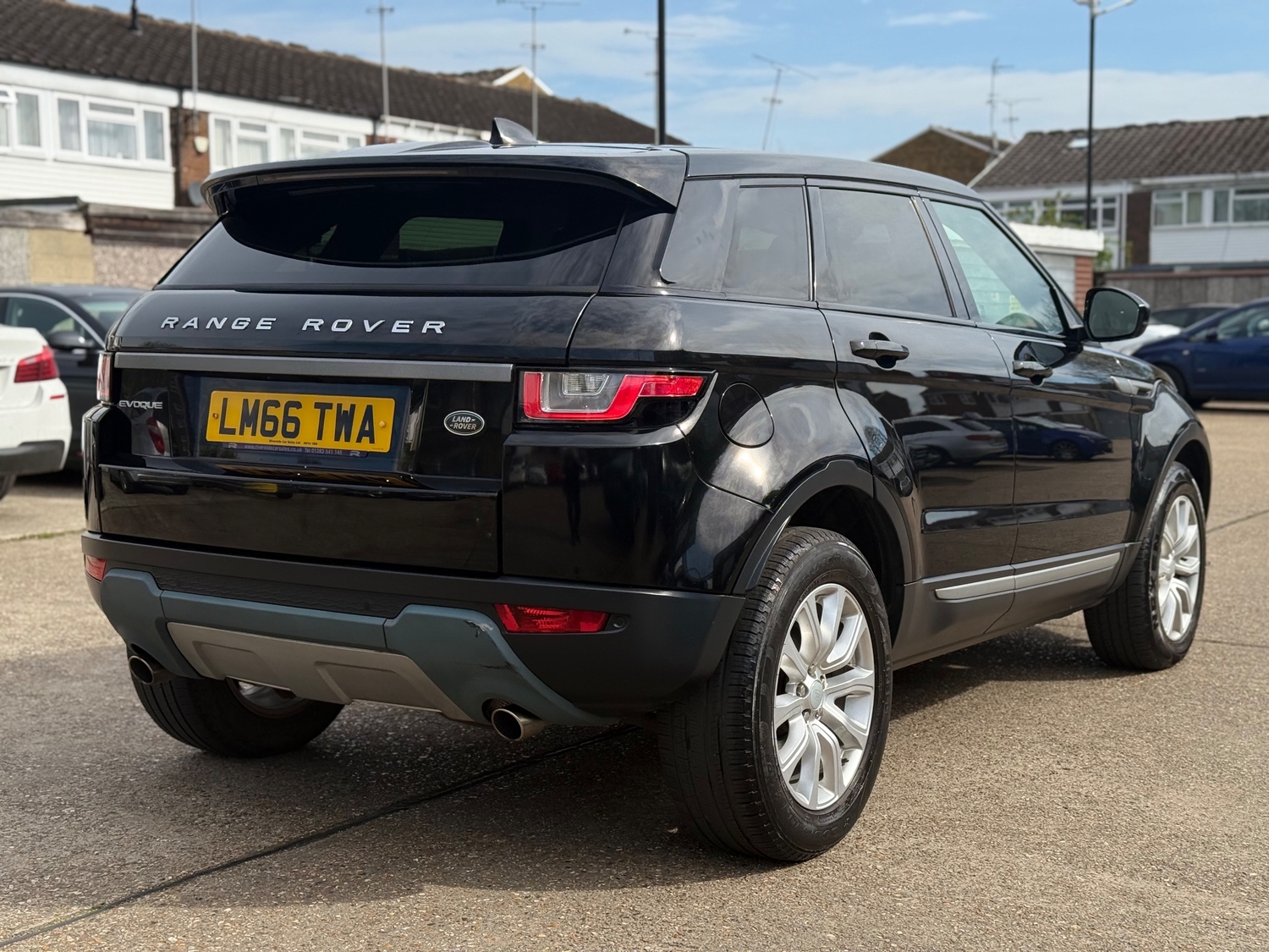 [ berth ]Land Rover Range Rover Evoque
