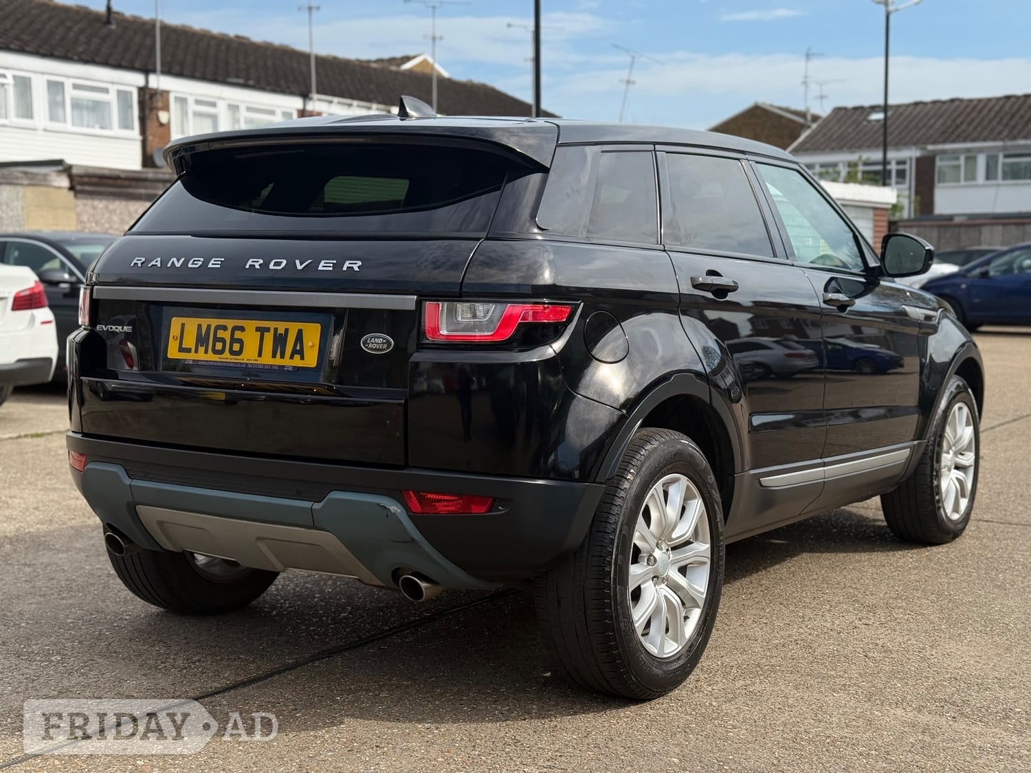 [ berth ]Land Rover Range Rover Evoque