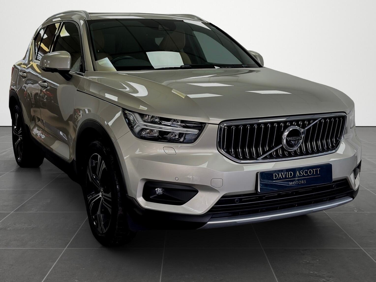 Volvo XC40 2019 - Cars