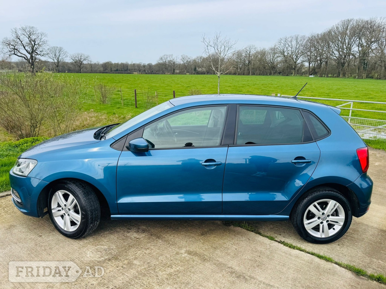 [ berth ]Volkswagen Polo