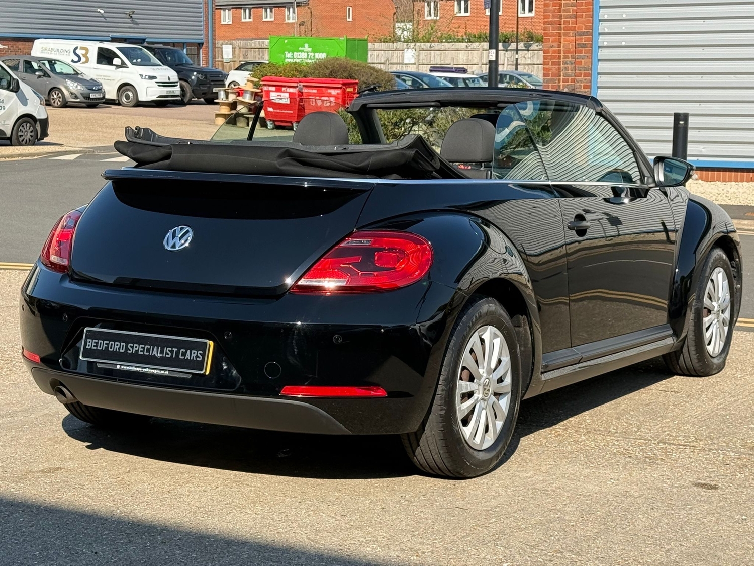 Volkswagen Beetle 2016 - Cars