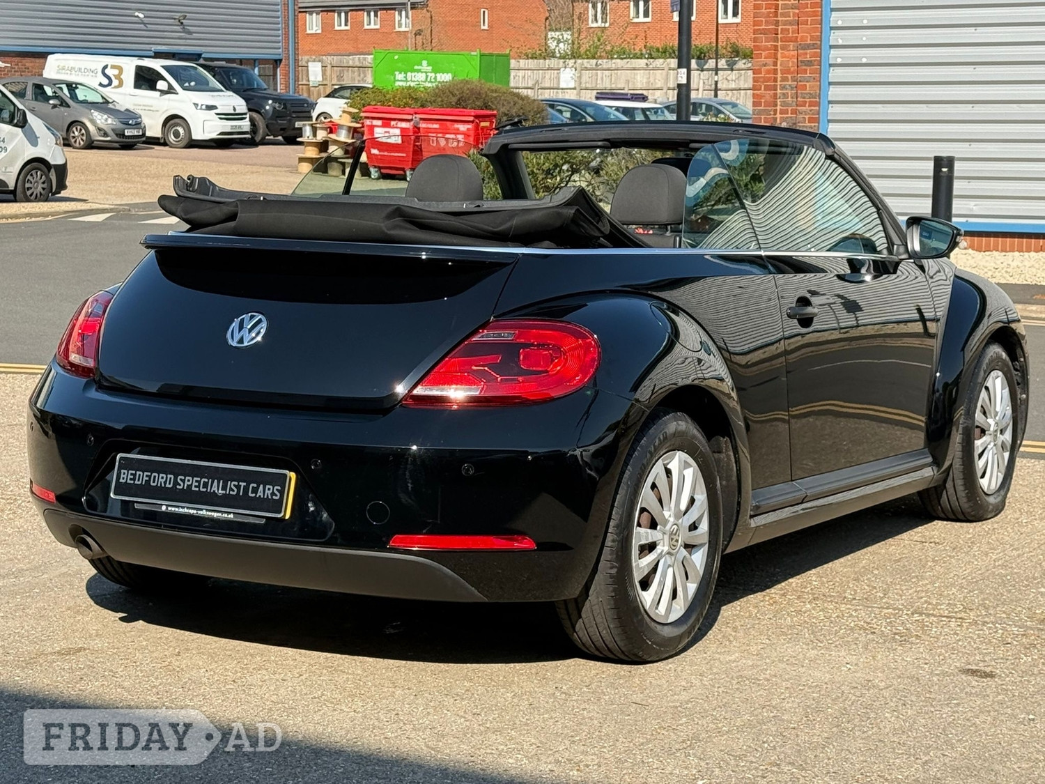 Volkswagen Beetle 2016 - Cars