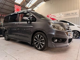Honda Stepwagon 2013
