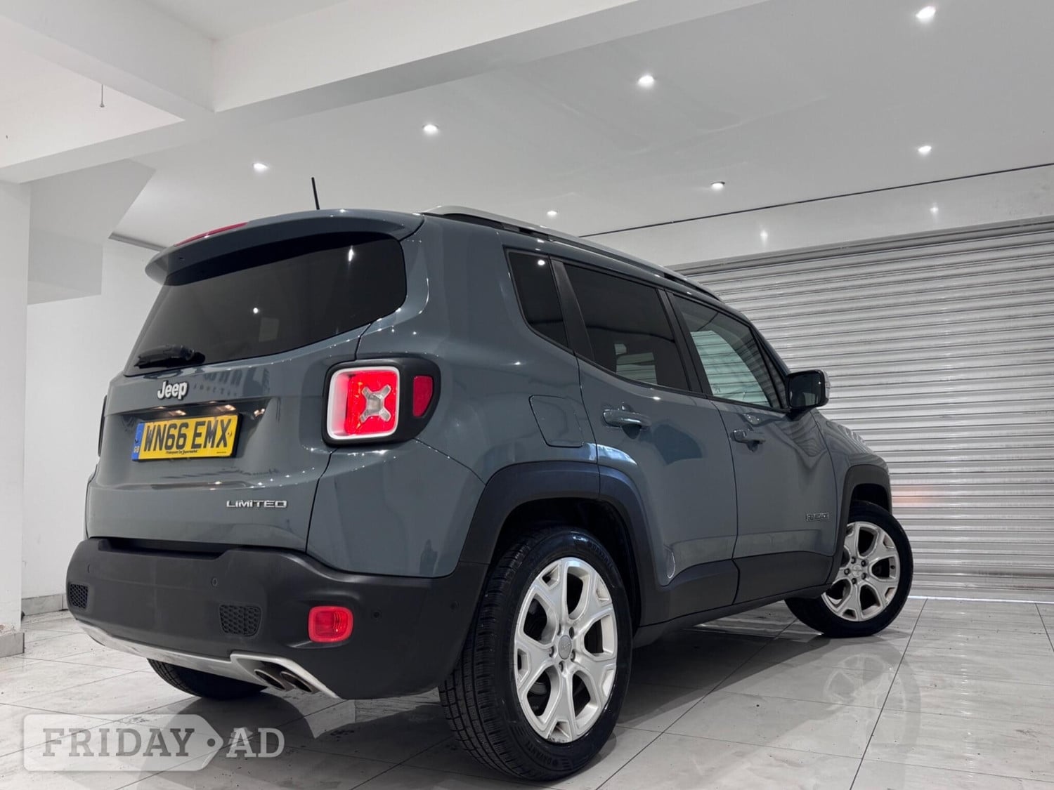 [ berth ]Jeep Renegade