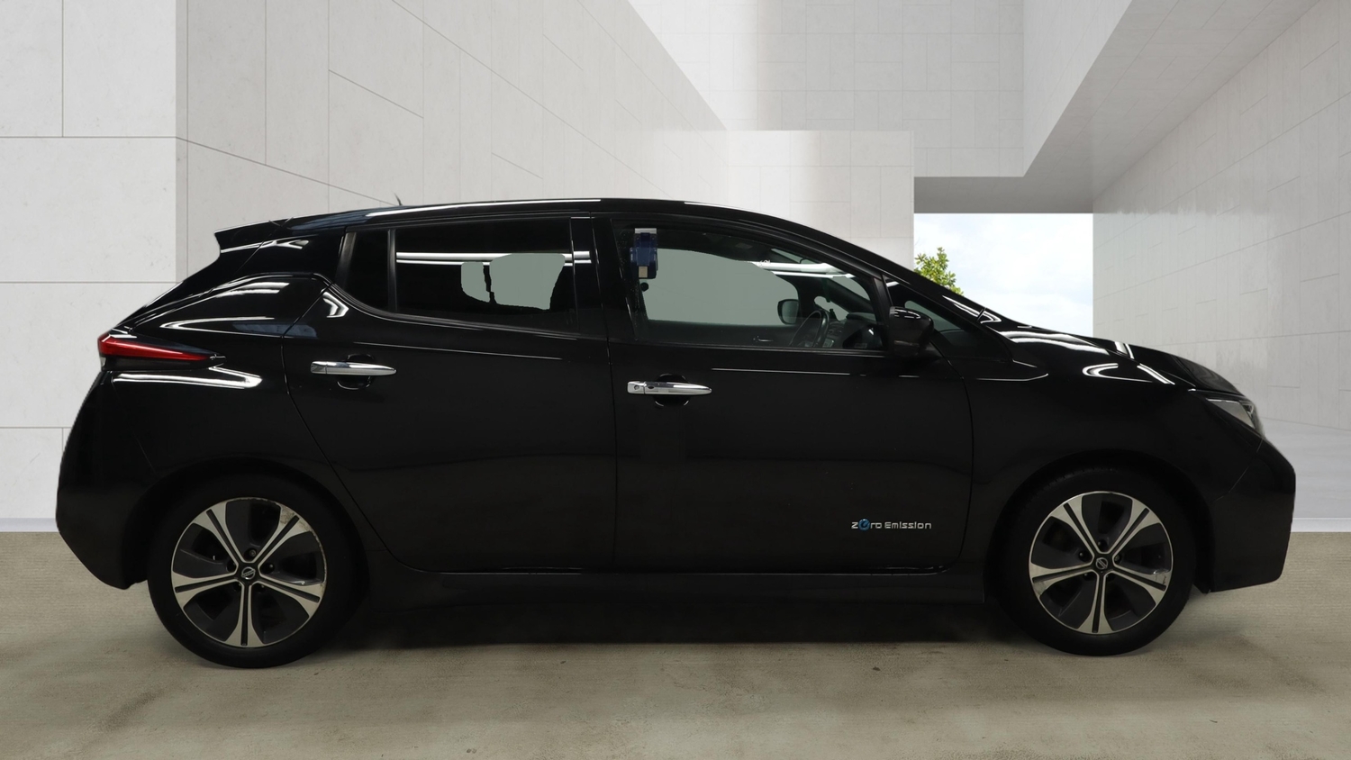 [ berth ]Nissan LEAF