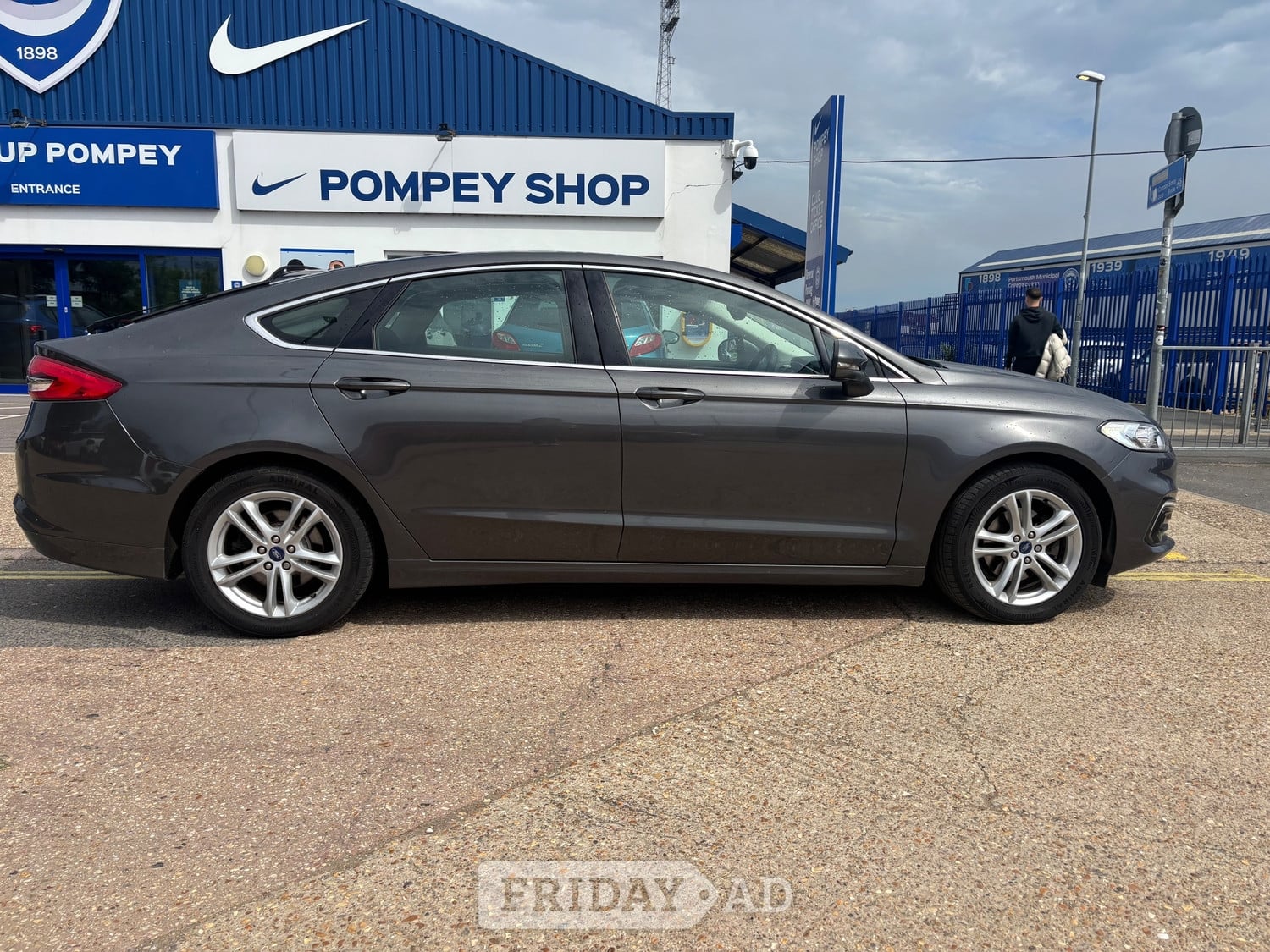 [ berth ]Ford Mondeo