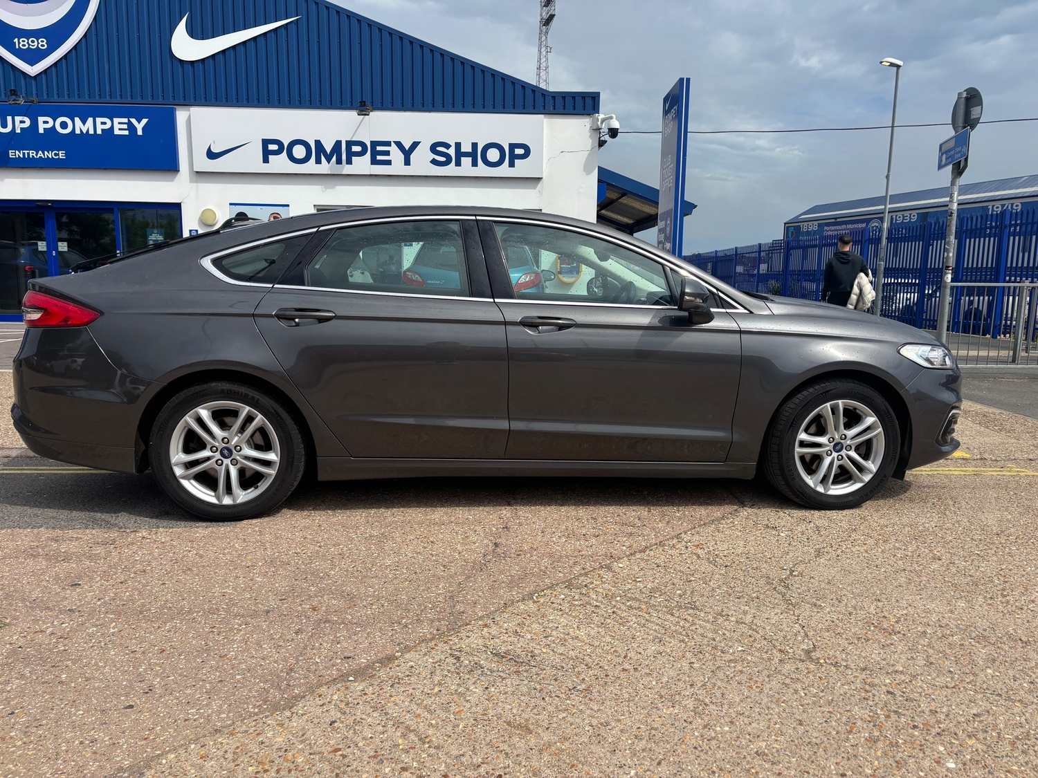 [ berth ]Ford Mondeo