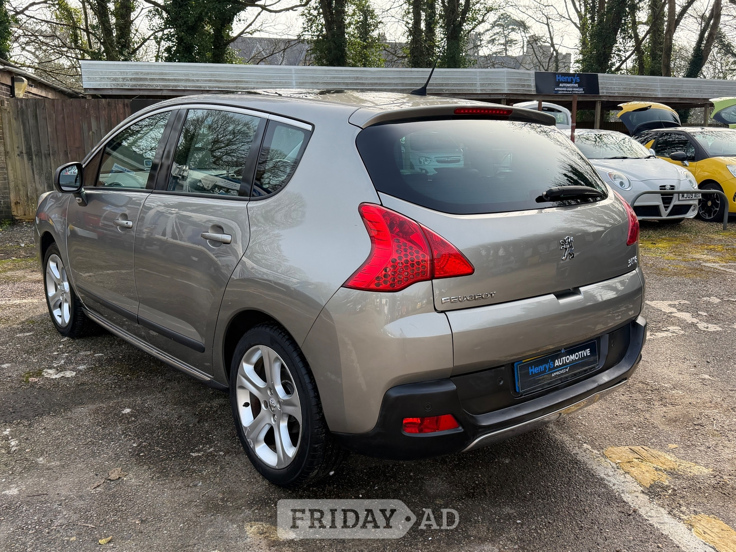 Peugeot 3008 2010 - Cars in Newport
