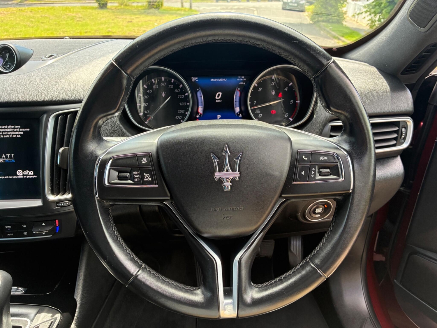 [ berth ]Maserati Levante