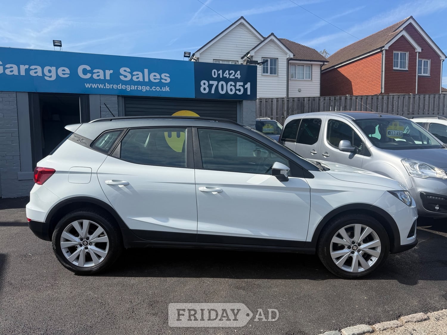 [ berth ]SEAT Arona