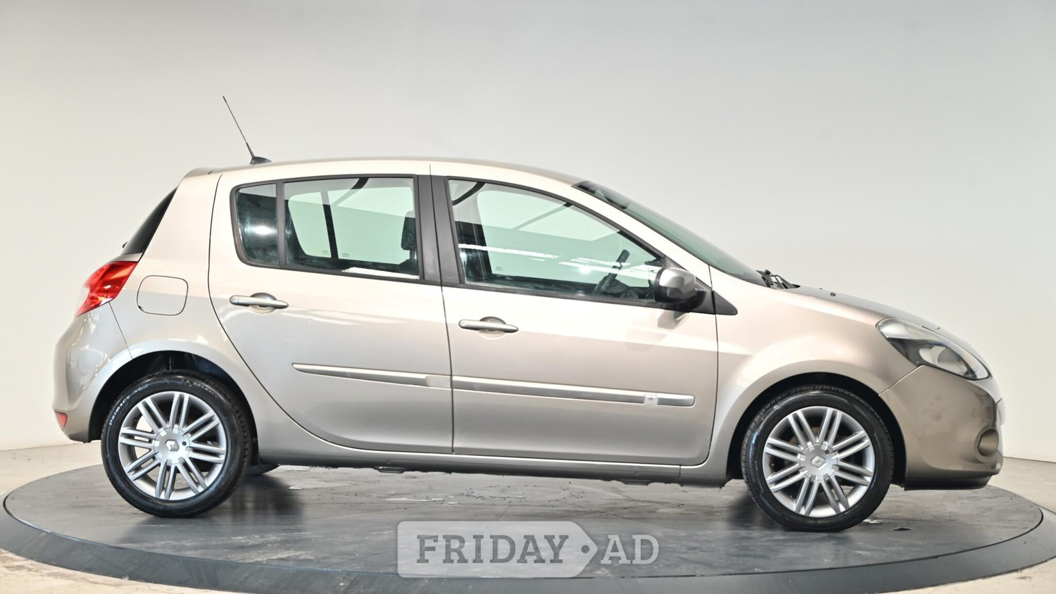 Renault Clio 2012 - Cars in Cullompton