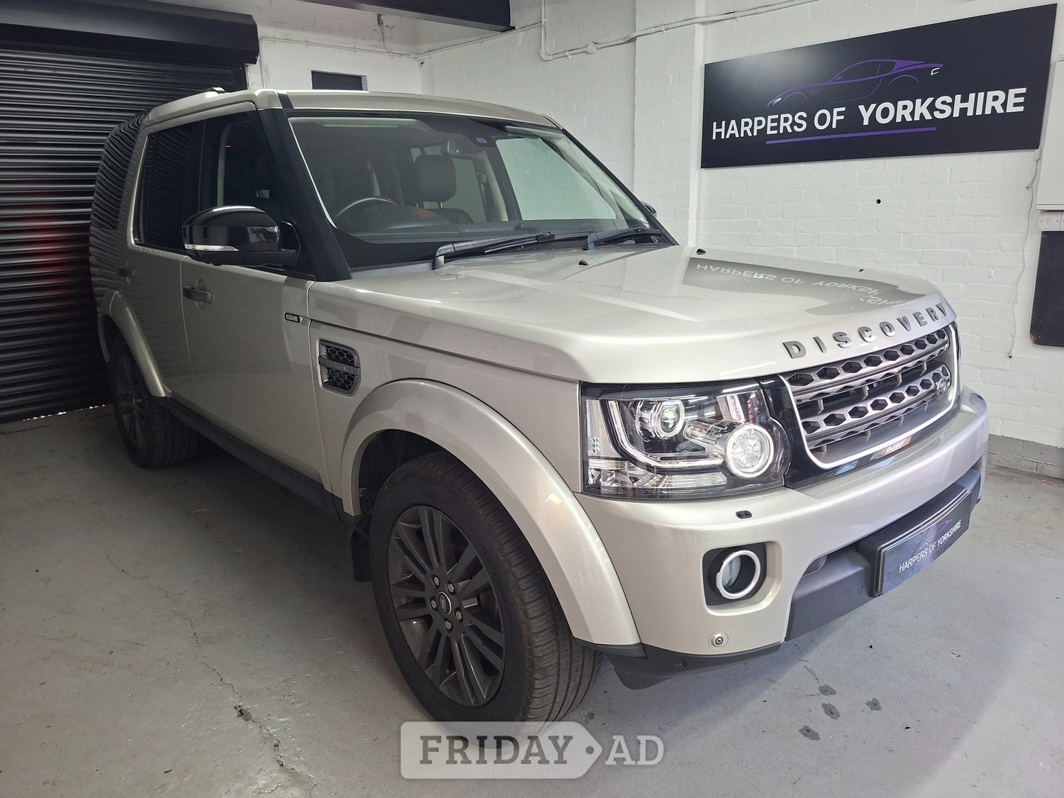 Land Rover Discovery 4 2016 in Pontefract