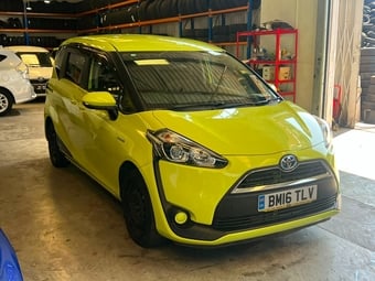 Toyota Sienta 2016