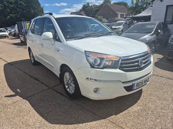 Ssangyong Turismo 2015