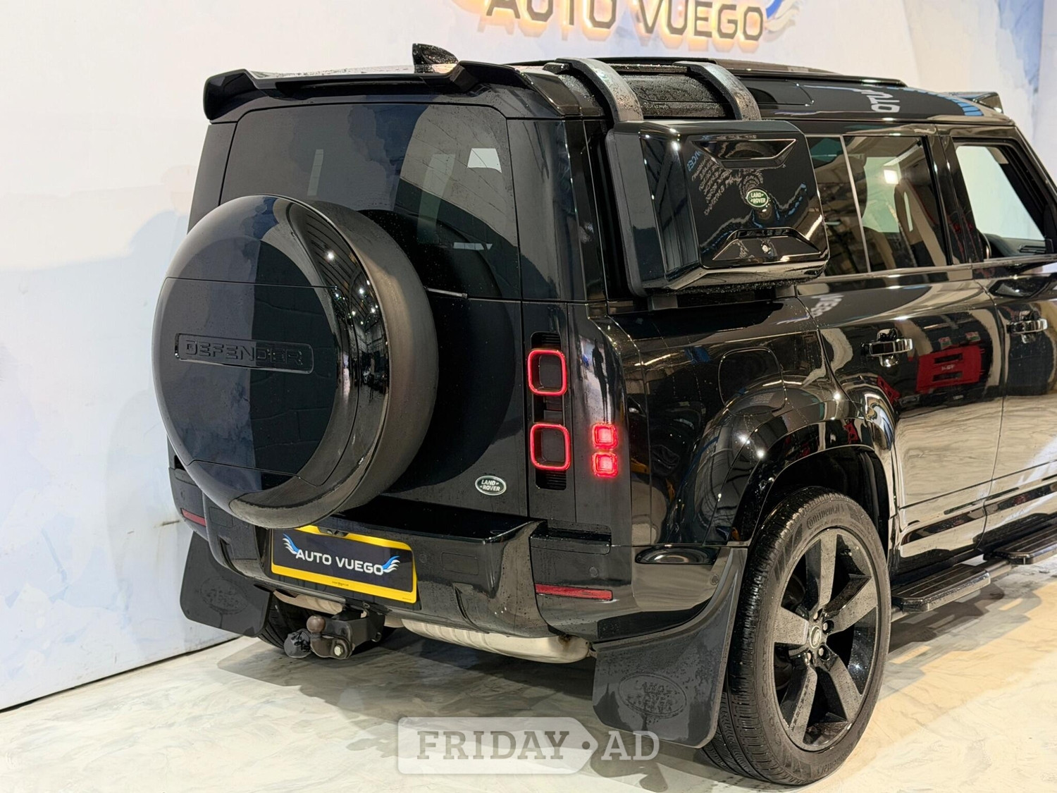 [ berth ]Land Rover Defender 110