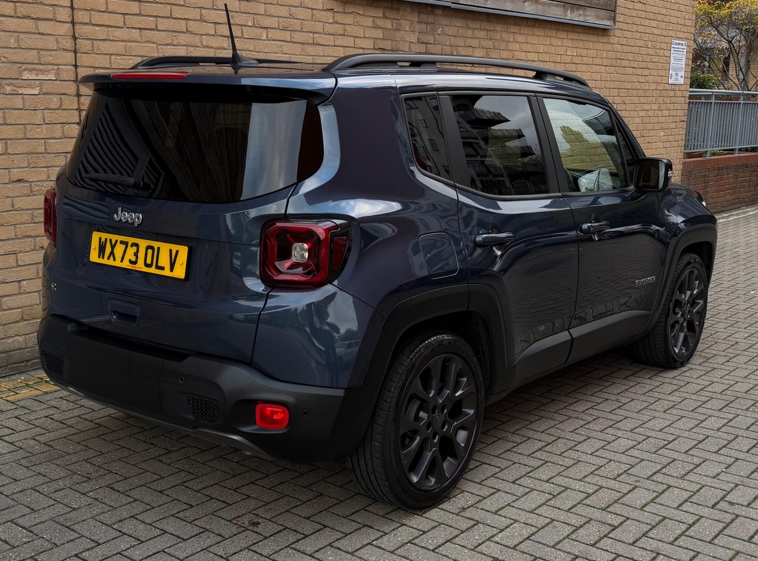 Jeep Renegade 2023 - Cars in Brent